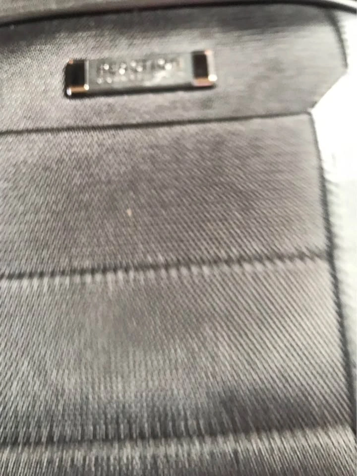 Kenneth Cole Tablet Carrying Bag - photo 2