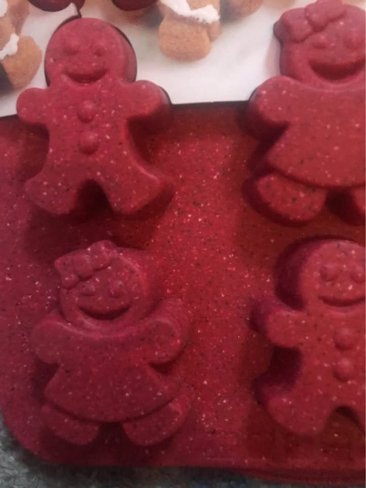 Gingerbread Chocolate Cookie Cake Pop Mold - photo 3