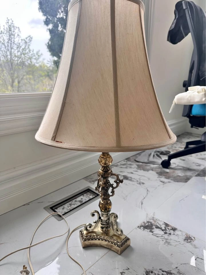 Vintage Ornate Table Lamp – 27” Tall – Metal Base + Shade