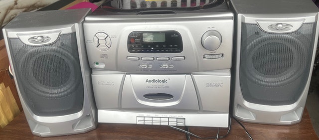 Audiologic Stereo System CD Player Cassette AM/FM Radio