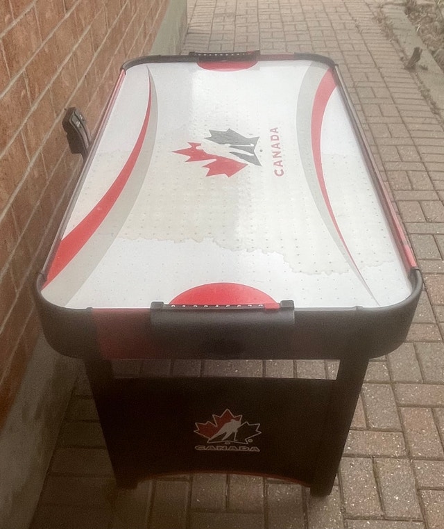 Team Canada Air Hockey Table - photo 2