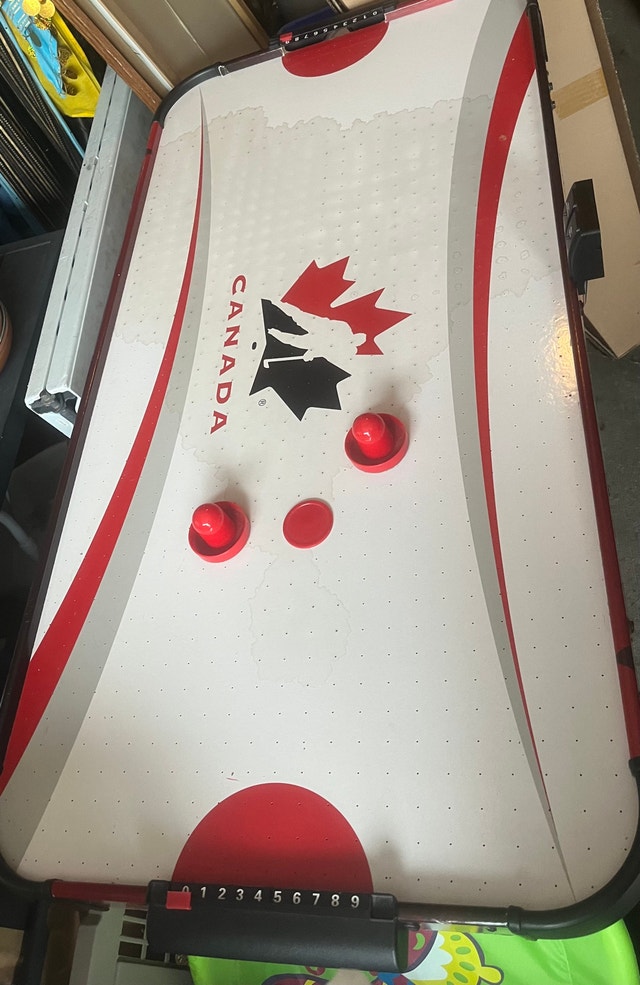 Team Canada Air Hockey Table - photo 3