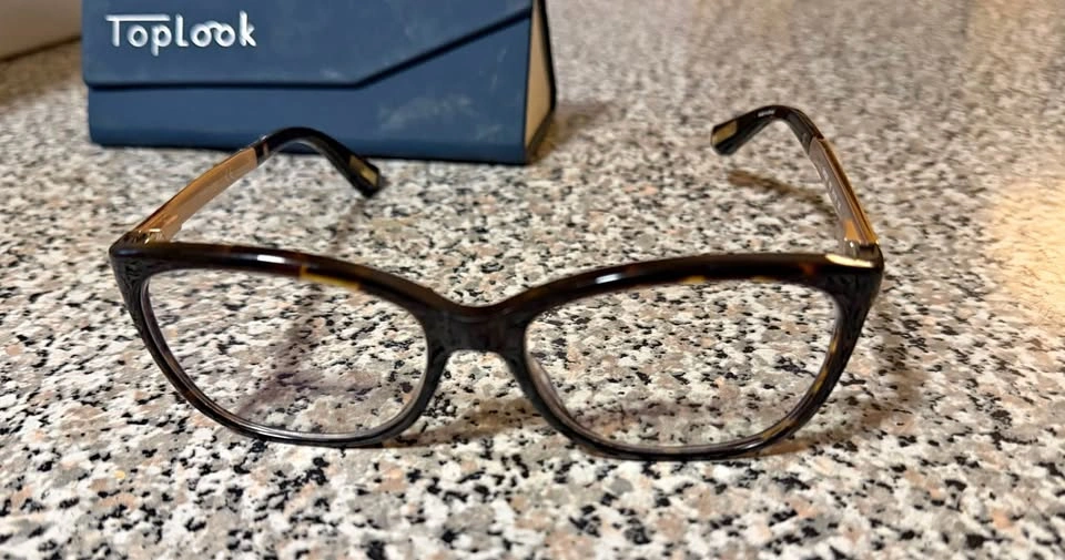 Marciano bye GUESS glasses