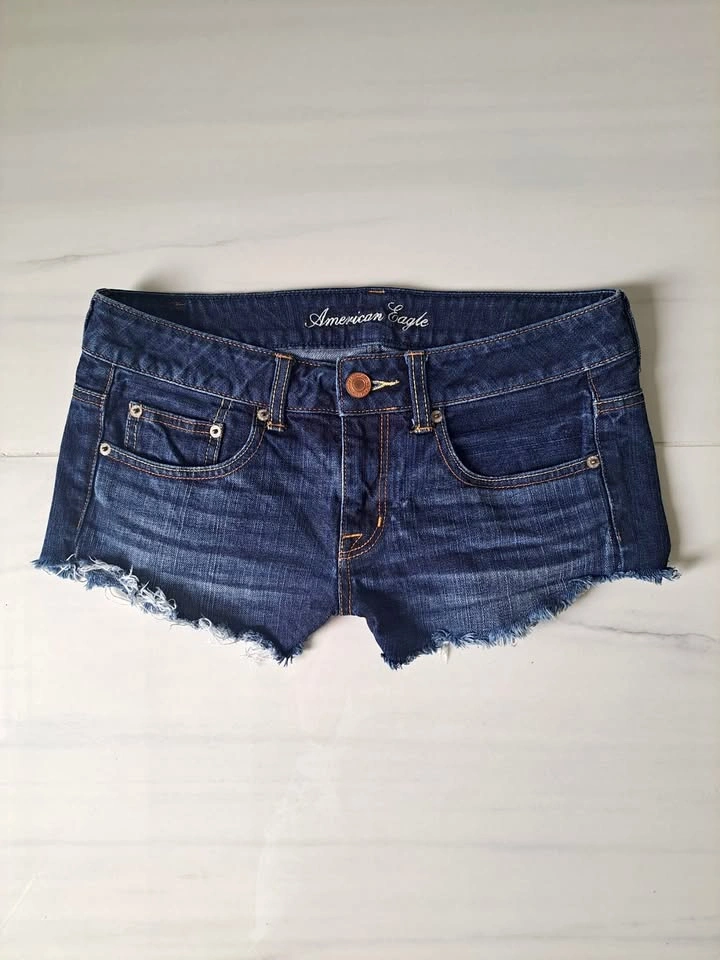 💕 American Eagle Y2K Low Rise Distressed Denim Mini Shorts