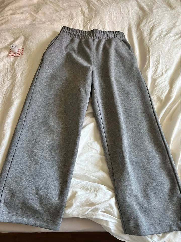 Uniqlo Wide Sweatpants