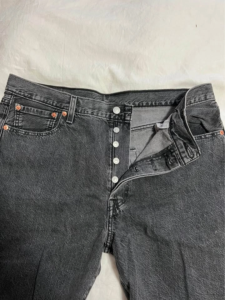 Levi's 501-Style Denim Shorts - Size W36 - photo 3