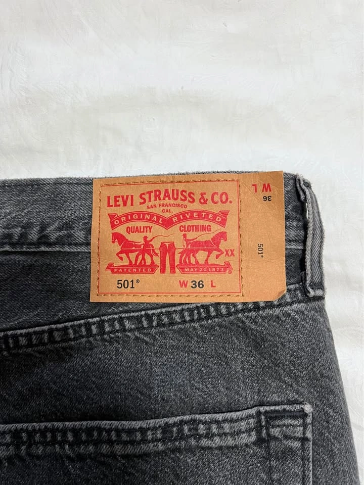 Levi's 501-Style Denim Shorts - Size W36 - photo 4