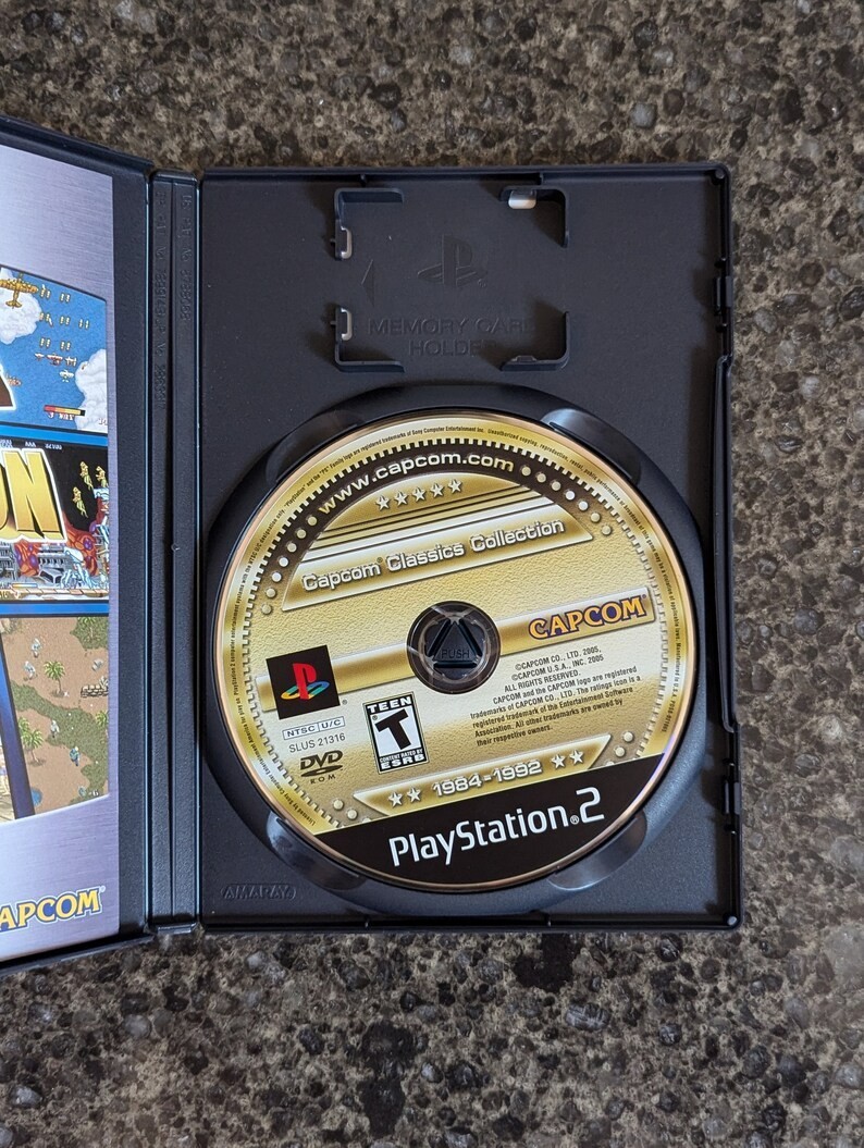 Capcom Classics Collection (PS2) CIB - Tested - photo 3