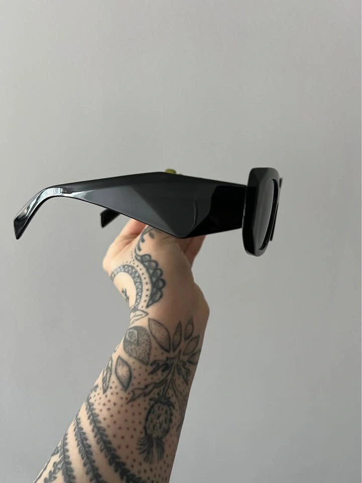 Vintage chunky sunglasses black frames 90s y2k - photo 3