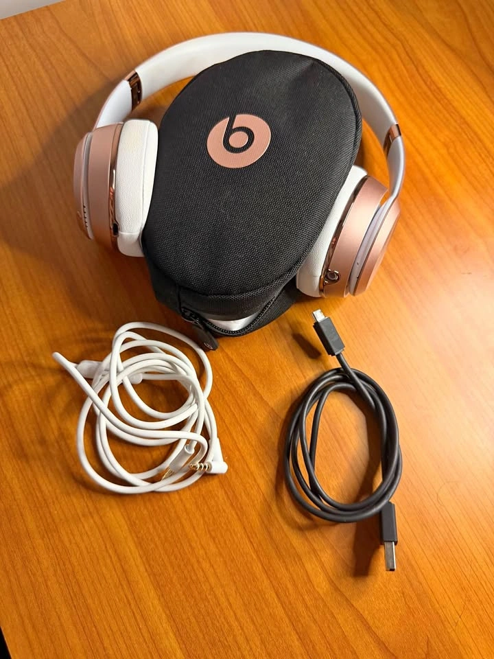 Beats Solo Wireless Headphones Bundle