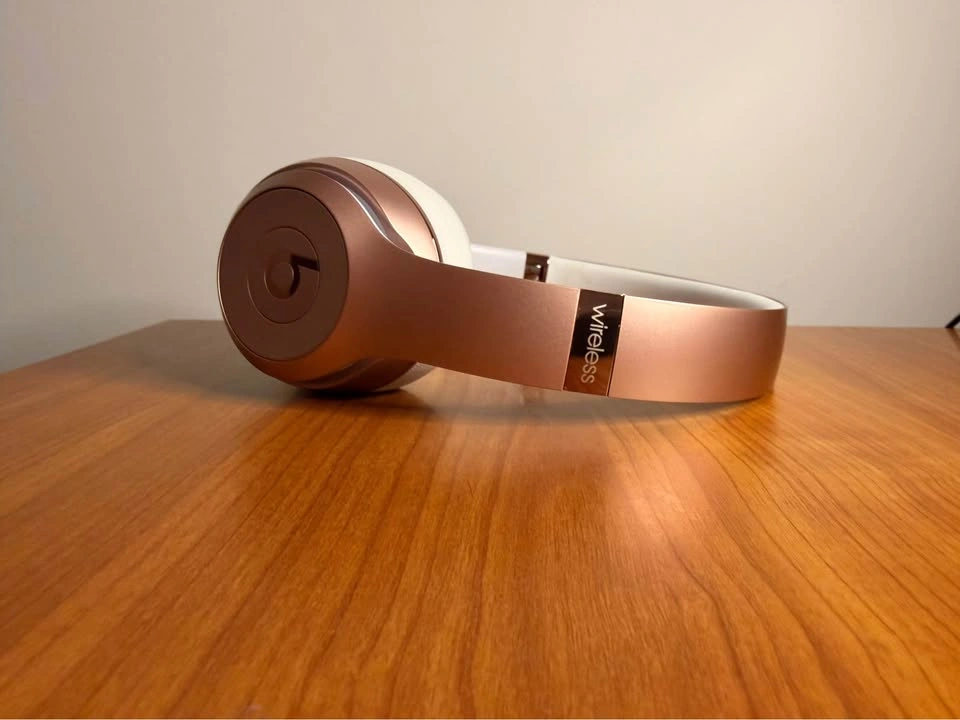 Beats Solo Wireless Headphones Bundle - photo 2