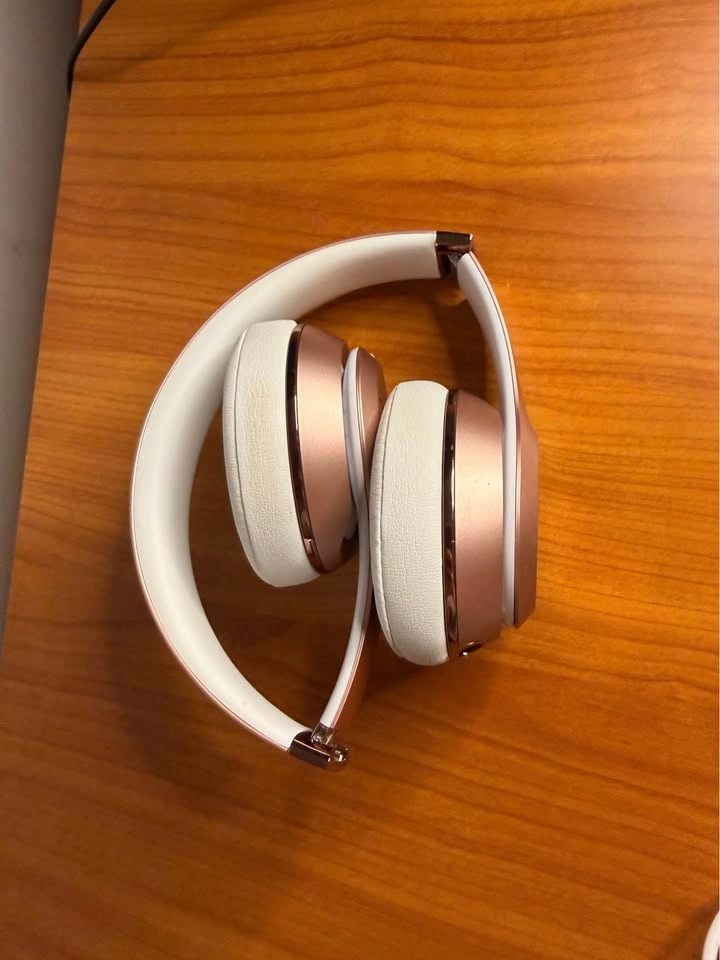Beats Solo Wireless Headphones Bundle - photo 4