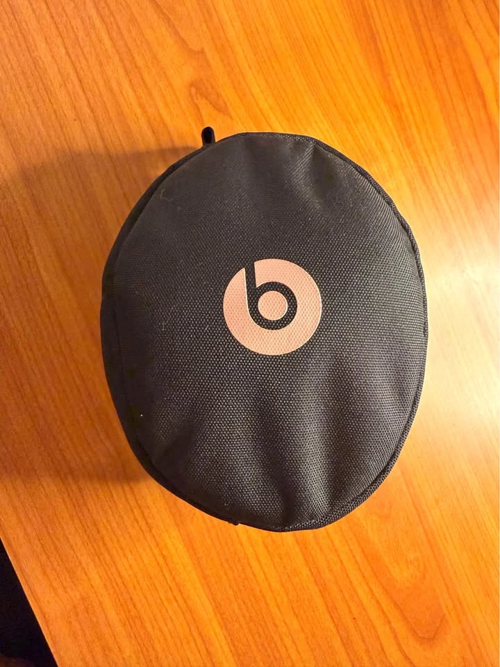 Beats Solo Wireless Headphones Bundle - photo 5