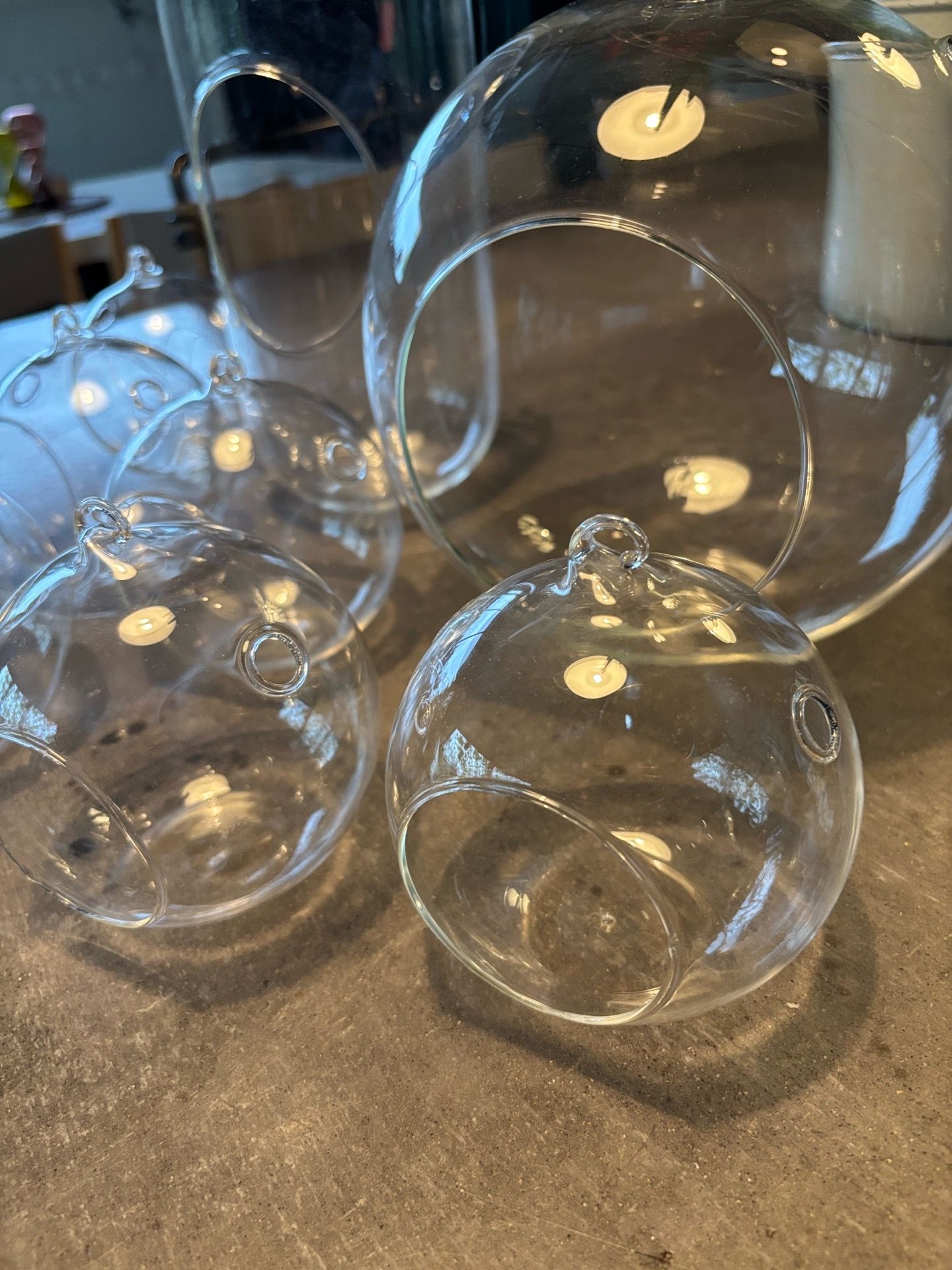 Hanging glass containers for air plants or terrariums - photo 2