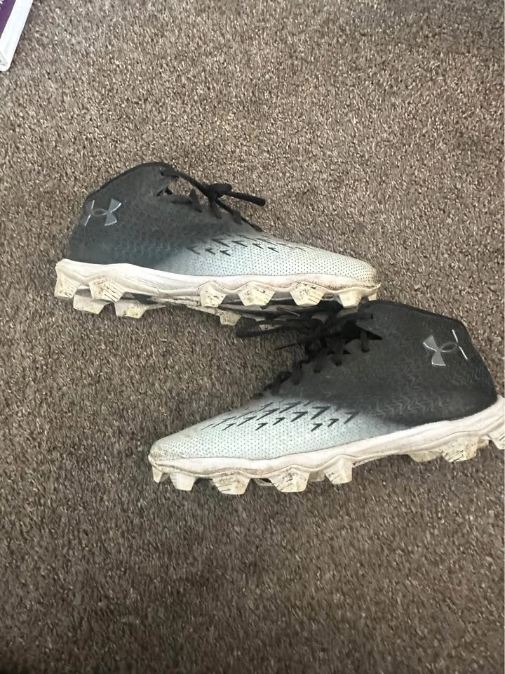 Under Armor Cleats - photo 5