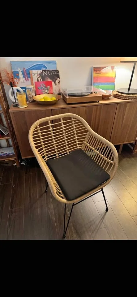 Mid-Century Rattan Dining Chairs (Set of 4) Excellent Condition