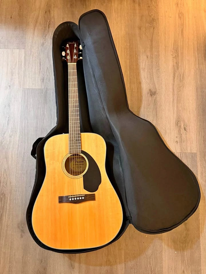 Fender Acoustic Guitar, Case & Pick