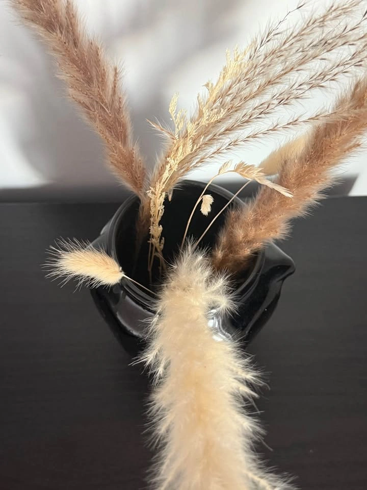 BLACK VASE WITH PAMPAS GRASS - photo 2