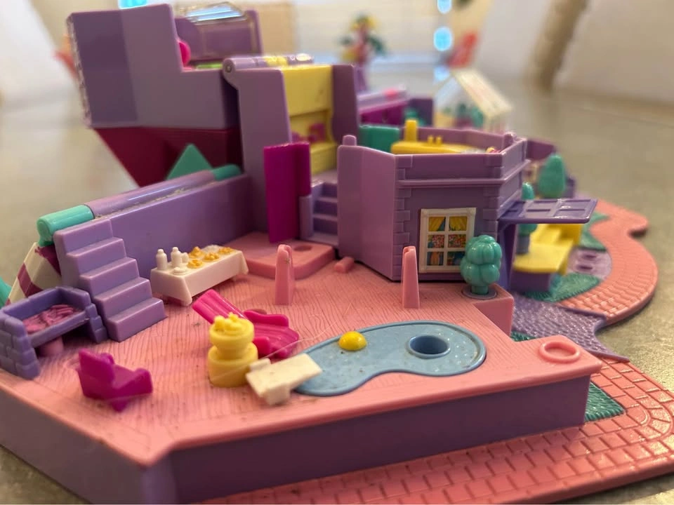 Vintage Polly Pocket Bluebird Magical Mansion Playset w Car - photo 5