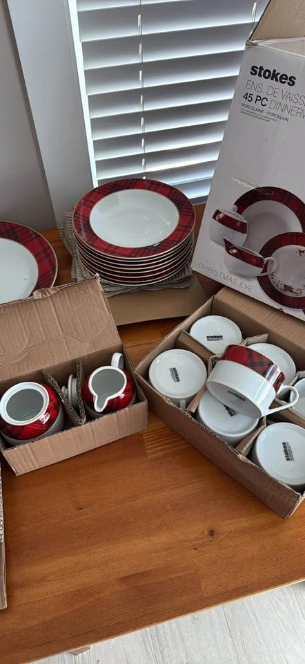 Stokes Porcelain Christmas Eve Dishes - photo 3