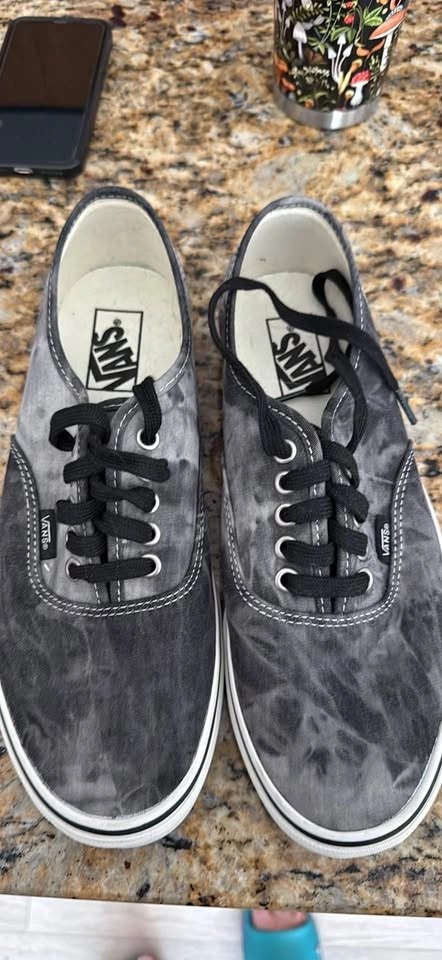 Brand new vans unisex- men’s 9/womans10.5