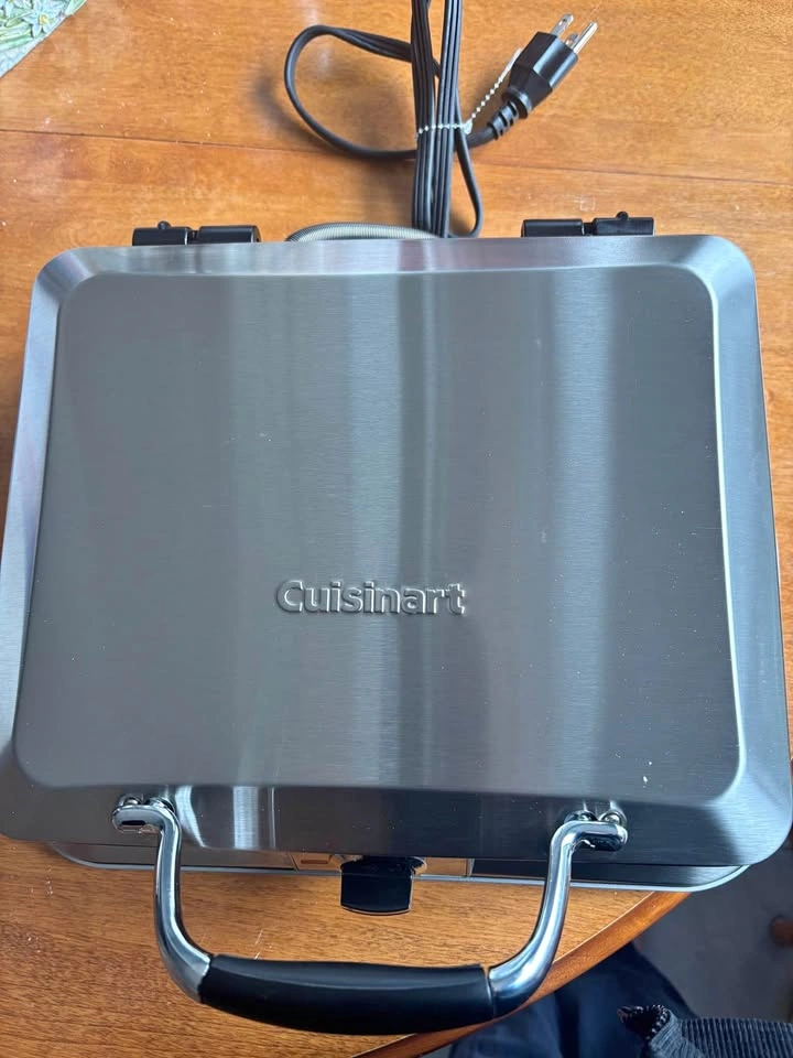Discontinued Cuisinart 6-Slice Waffle Maker (WAF-6C)