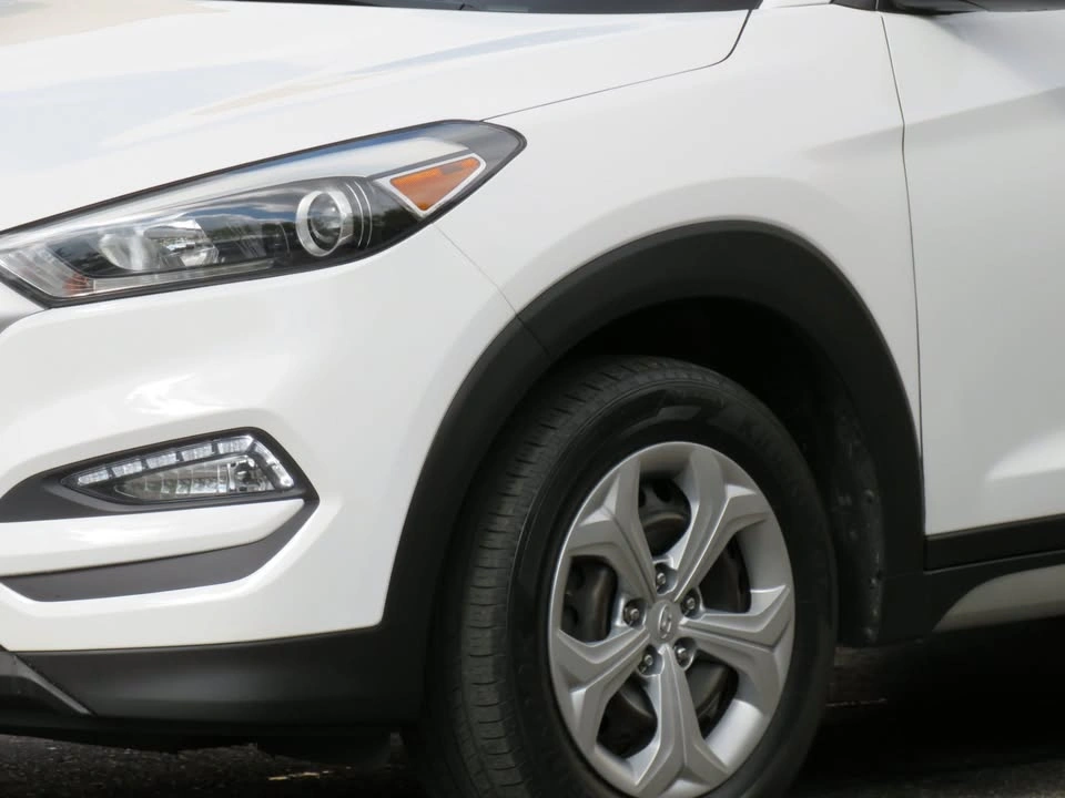 2018 Hyundai Tucson 2.0L AWD w/ CarPlay, Camera, BLND - photo 3