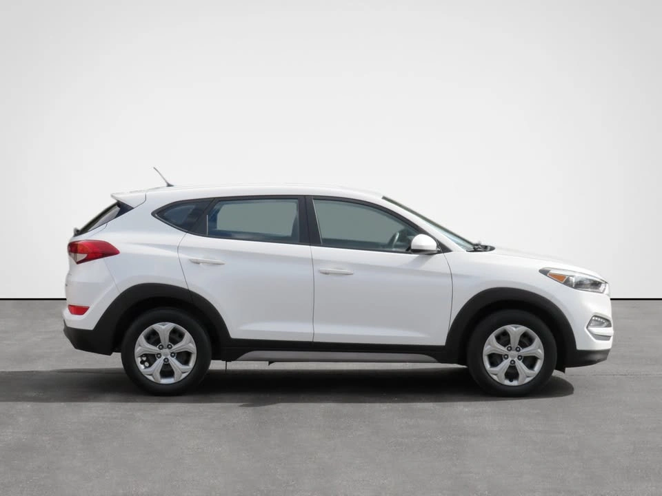 2018 Hyundai Tucson 2.0L AWD w/ CarPlay, Camera, BLND - photo 4