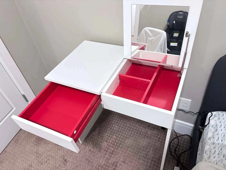 IKEA white dressing table - photo 2