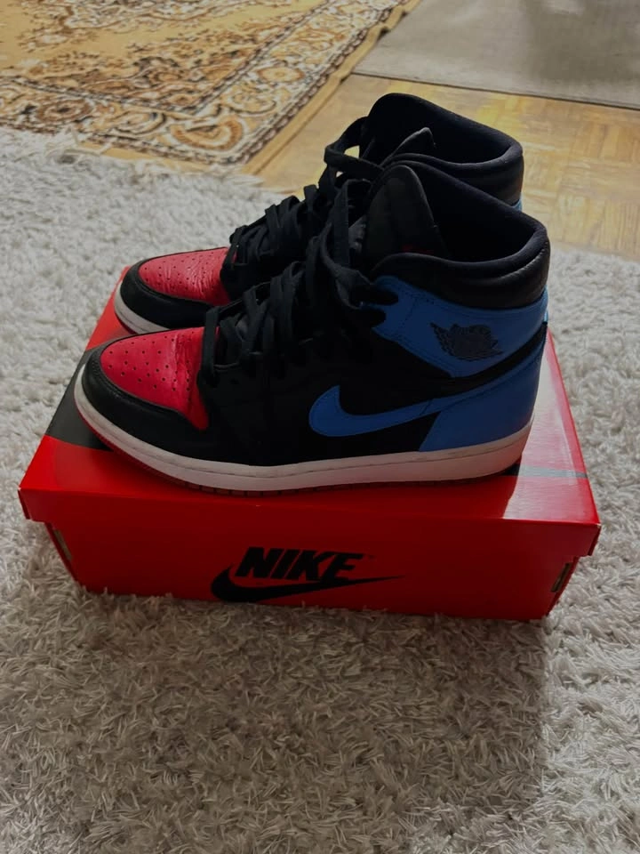 Womens Air Jordan 1 High OG - photo 2