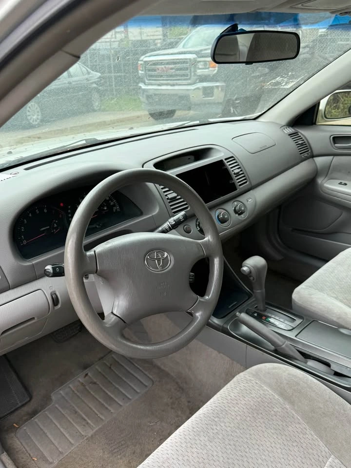 2003 Toyota Camry LE - photo 5