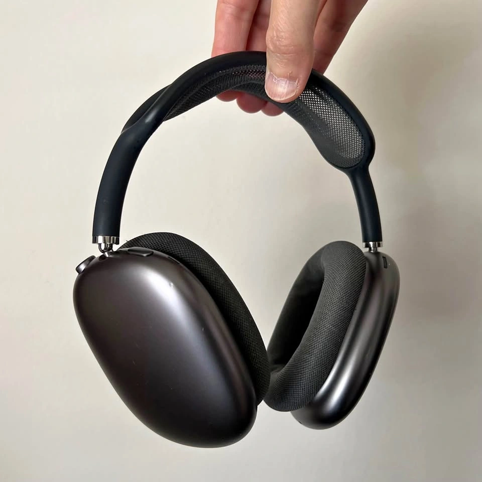 Apple AirPod Max- READ DESCRIPTION