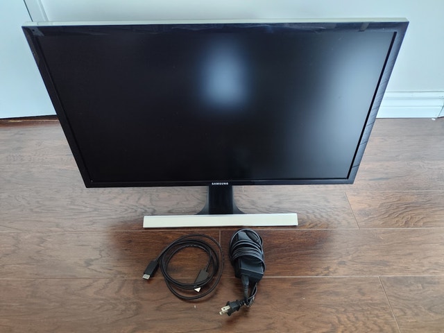 Samsung 4K UHD Monitor