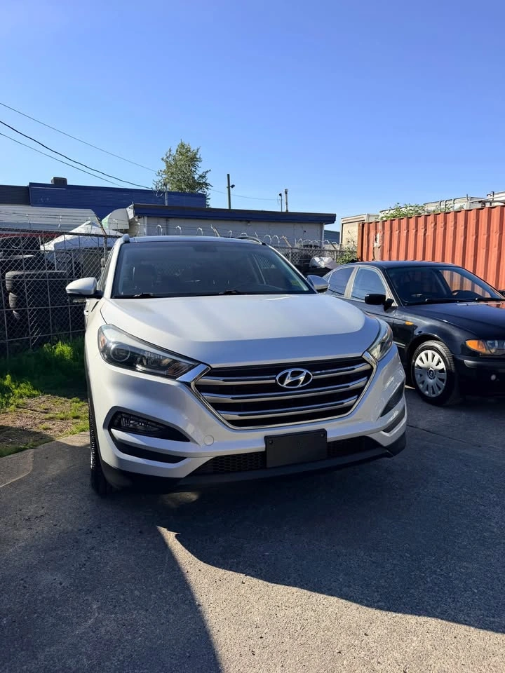 2017 Hyundai Tucson | Sunroof | AWD | Leather - photo 2