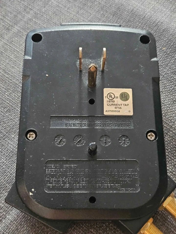 Ultra surge protector - photo 4