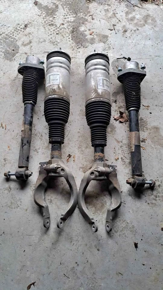 2016 Range Rover Sport L494 Air Struts & AMK Compressor