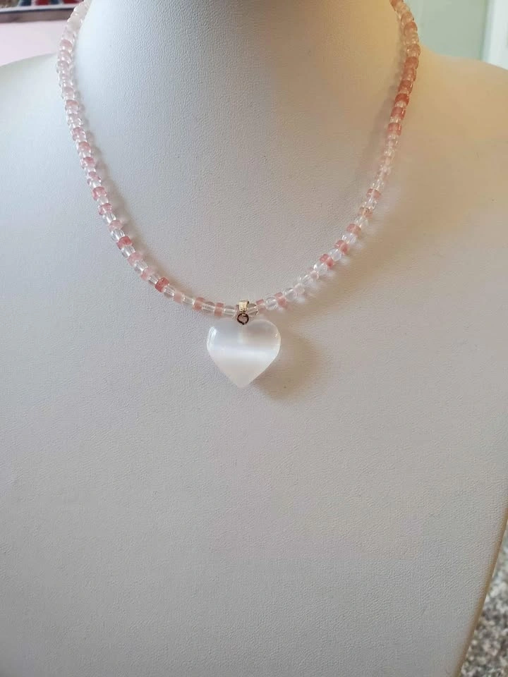 Rose quartz crystal necklace with heart of selenite - photo 3