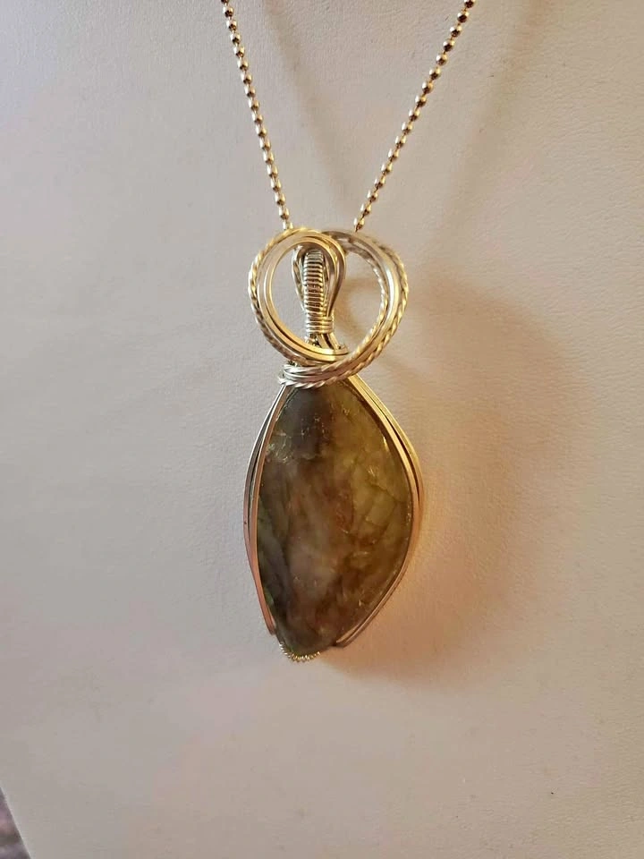 Wire Wrapped Labradorite Pendant Necklace