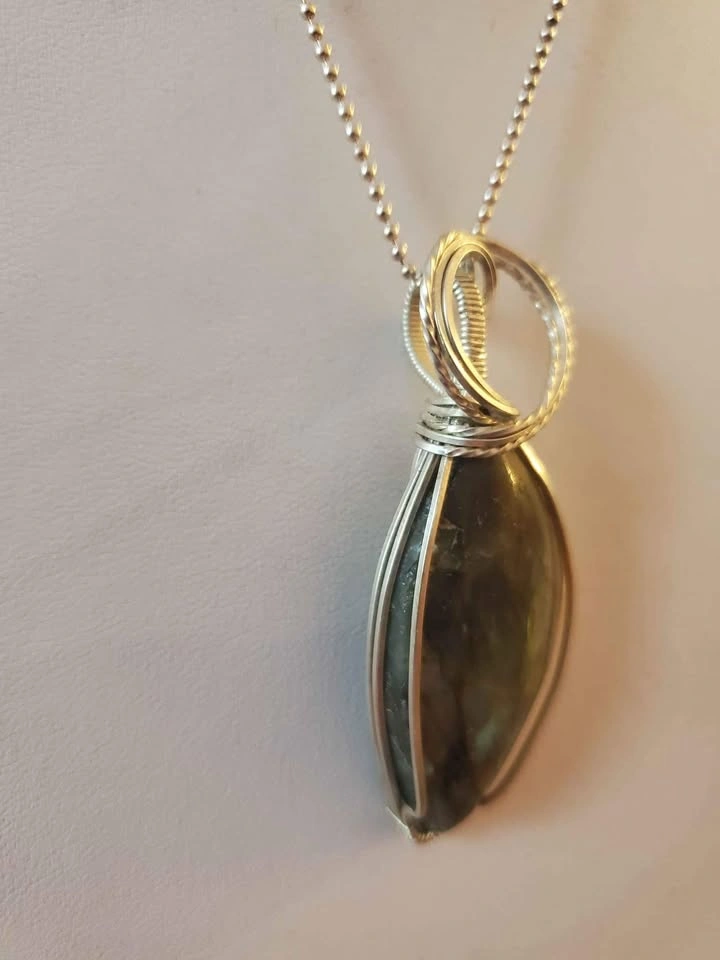 Wire Wrapped Labradorite Pendant Necklace - photo 2