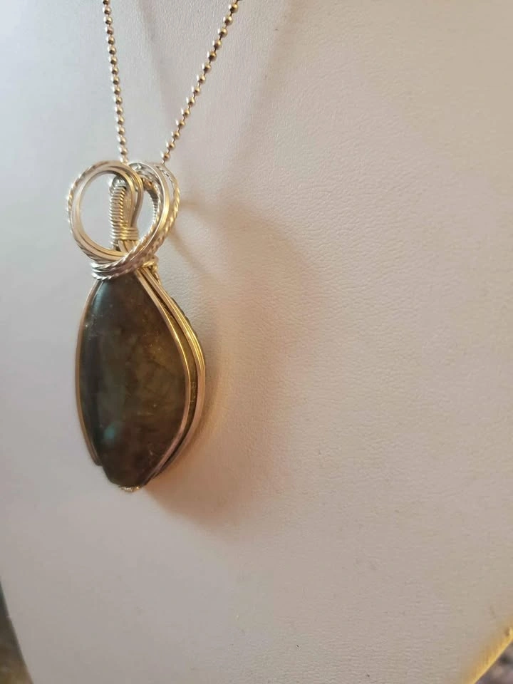 Wire Wrapped Labradorite Pendant Necklace - photo 3