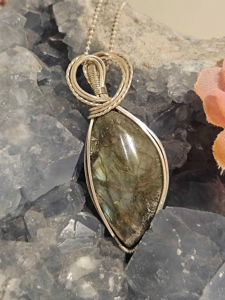 Wire Wrapped Labradorite Pendant Necklace - photo 4