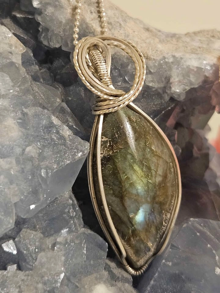 Wire Wrapped Labradorite Pendant Necklace - photo 5