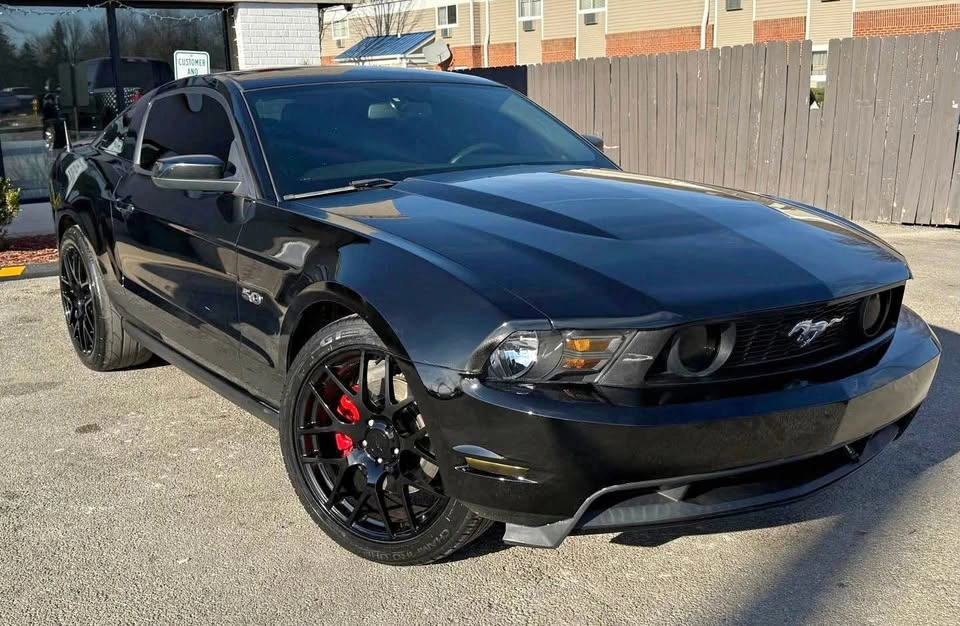 2011 Ford Mustang GT Premium Coupe 2D