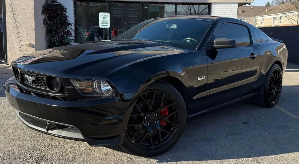 2011 Ford Mustang GT Premium Coupe 2D - photo 2
