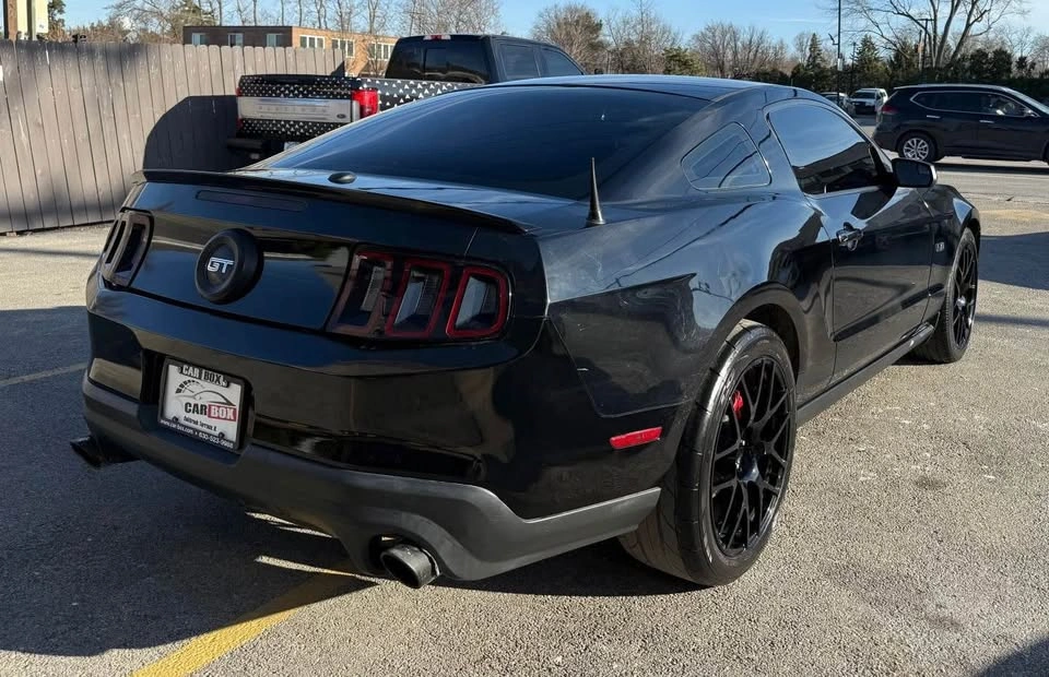 2011 Ford Mustang GT Premium Coupe 2D - photo 5