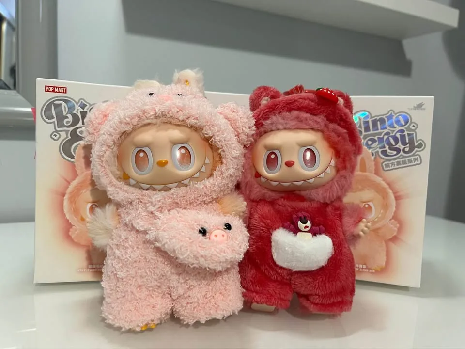 Popmart labubu big into energy / clothing labubu image indicator(2)