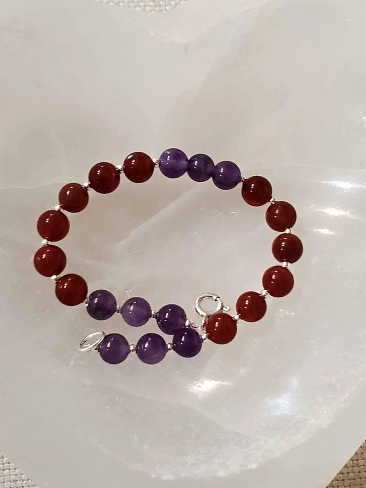 Handmade bracelet with Carnelian and Amethyst