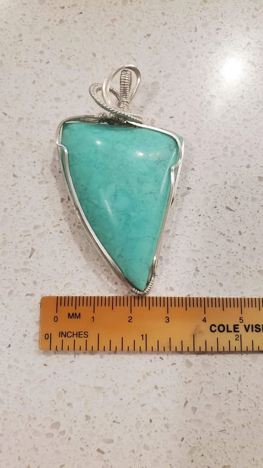Chrysoprase pendant wire wrapped in silver - photo 3