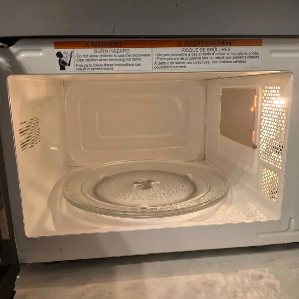 Mainstays Black 0.7 cu ft Countertop Microwave - photo 4