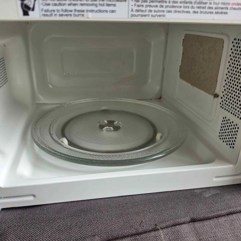 Mainstays Black 0.7 cu ft Countertop Microwave - photo 5
